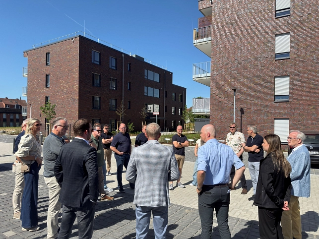 Mit großem Interesse nahmen die Gäste aus der niederländischen Partnerstadt das Quartier Neue Mitte Nord“ in Augenschein.